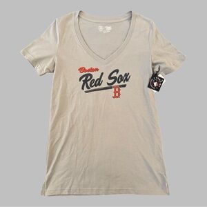 BOSTON RED SOX Women’s V-Neck Tee